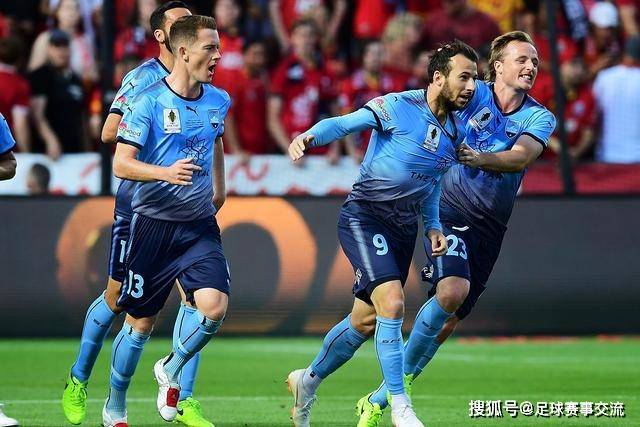 3亿豪掷引援！出人意料，曼城中场全面洗牌，两大核心续约藏隐忧